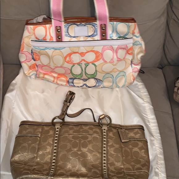 Coach purses - Picture 4 of 7